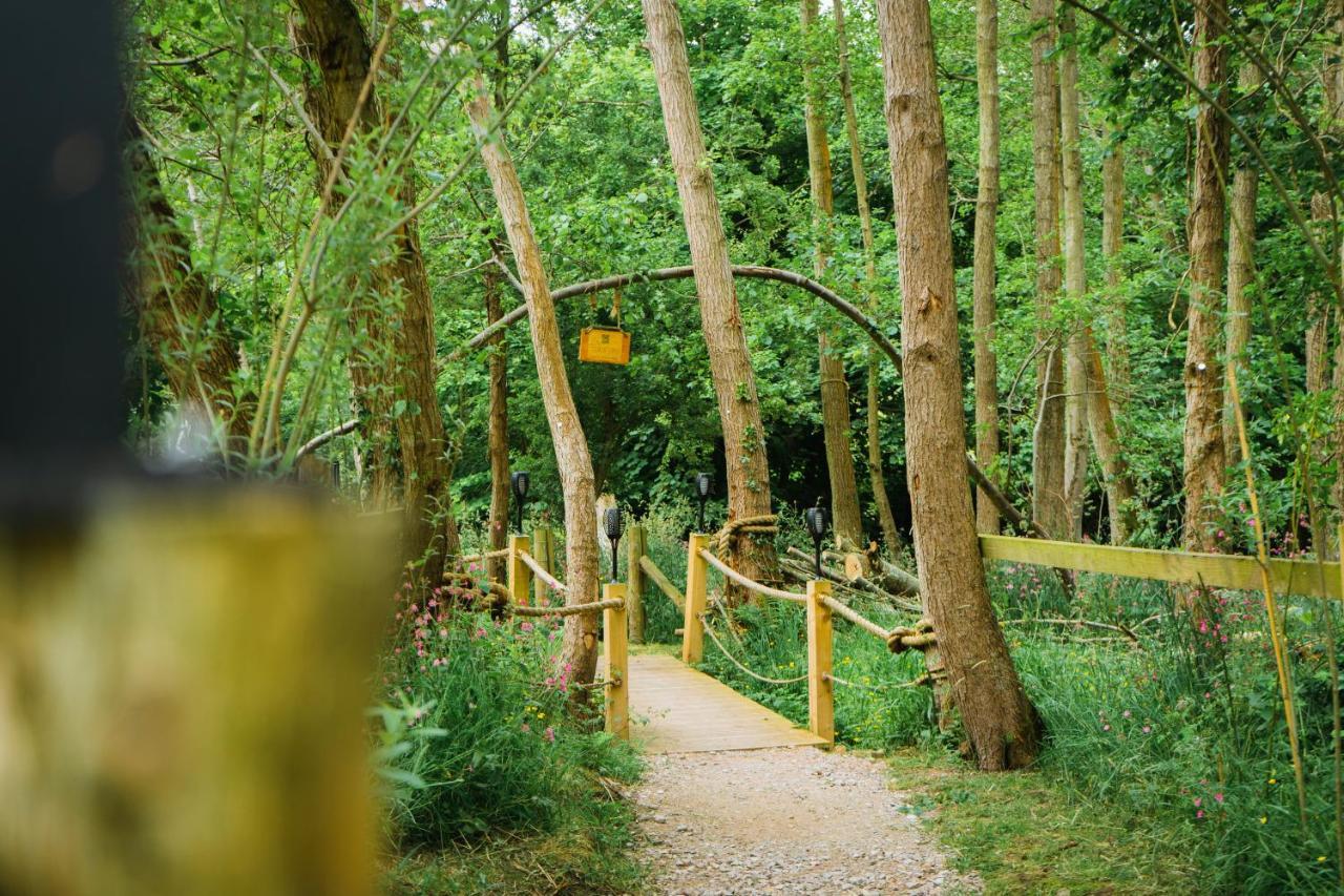 Вілла Emlyn'S Coppice - Luxury Woodland Glamping Холівелл Екстер'єр фото