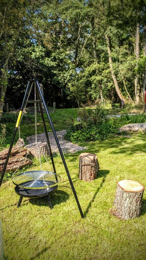Вілла Emlyn'S Coppice - Luxury Woodland Glamping Холівелл Екстер'єр фото