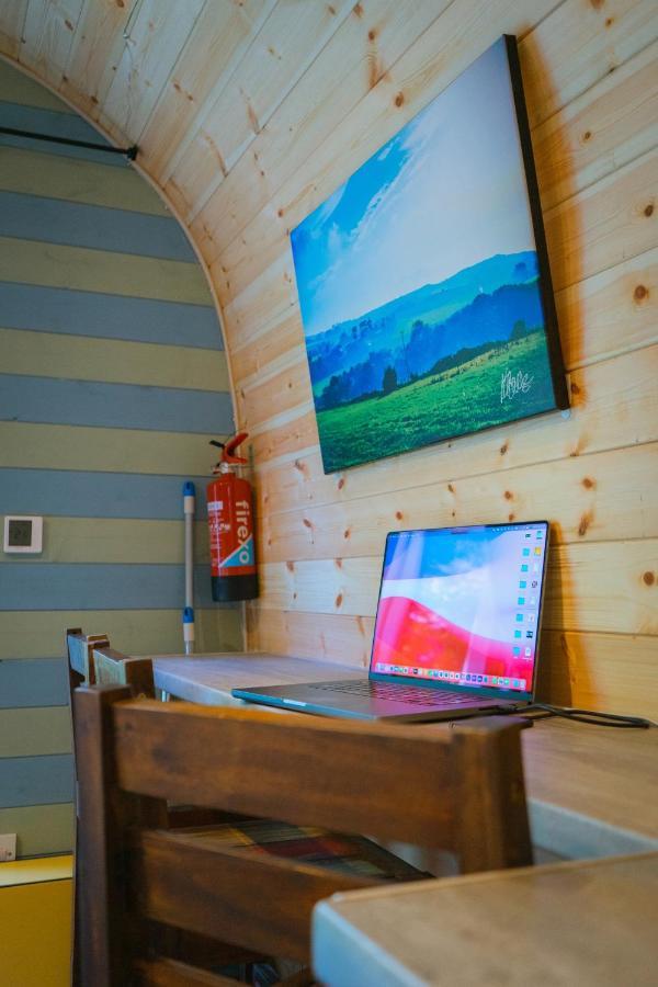 Вілла Emlyn'S Coppice - Luxury Woodland Glamping Холівелл Екстер'єр фото