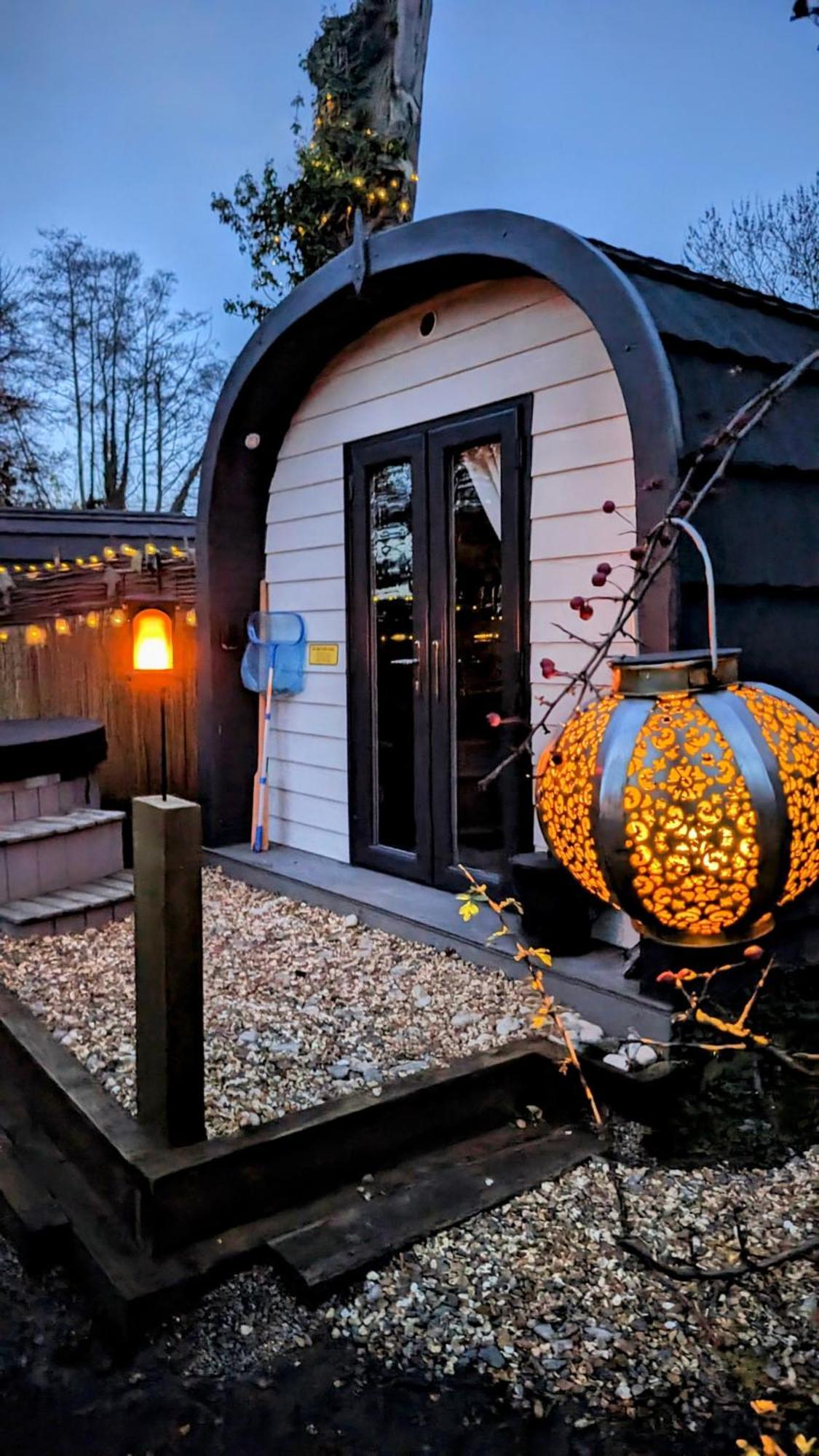 Вілла Emlyn'S Coppice - Luxury Woodland Glamping Холівелл Екстер'єр фото