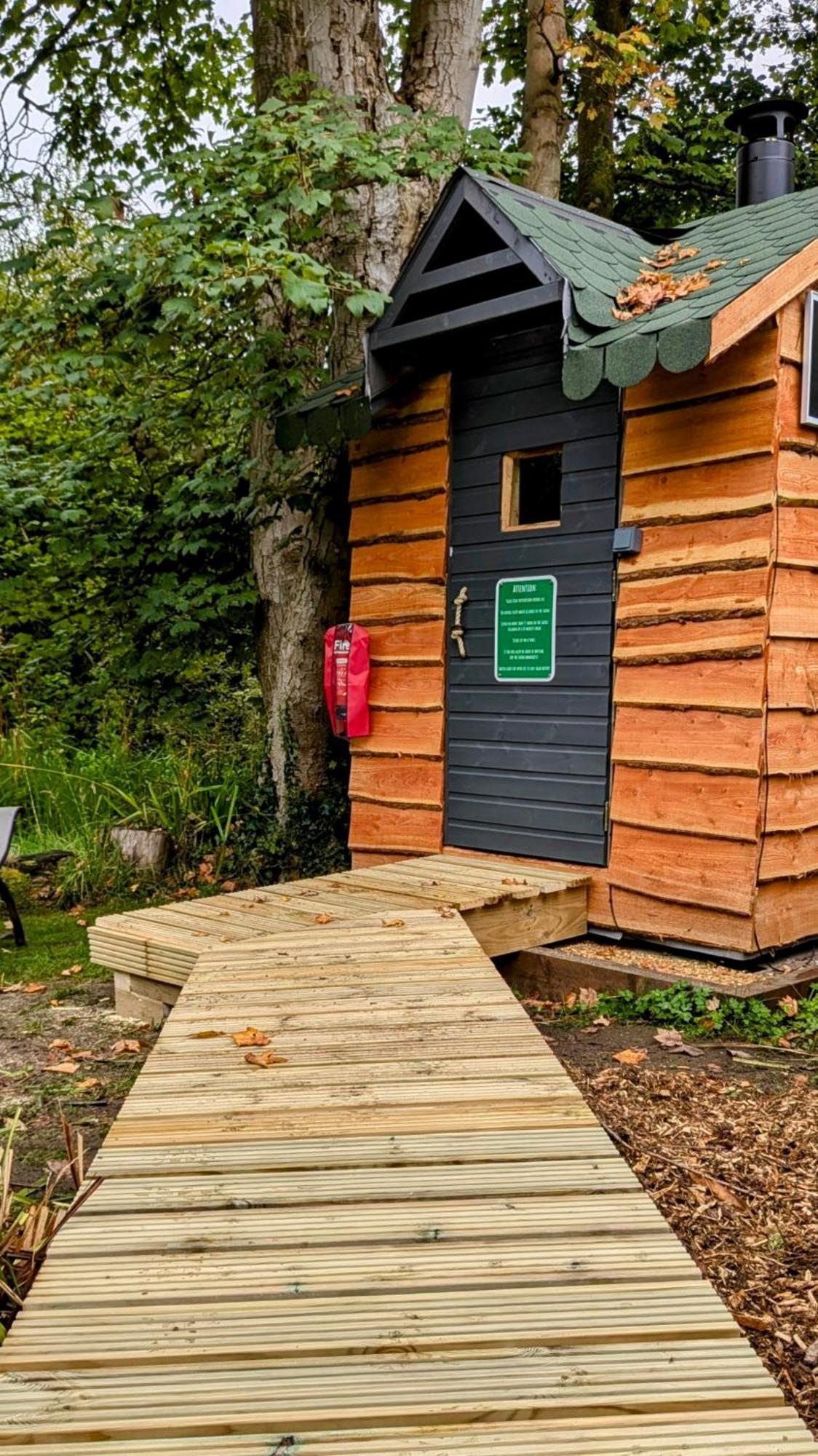 Вілла Emlyn'S Coppice - Luxury Woodland Glamping Холівелл Екстер'єр фото